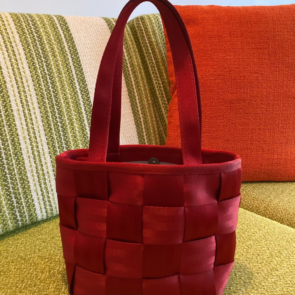 Harveys Red - Mercedes purse